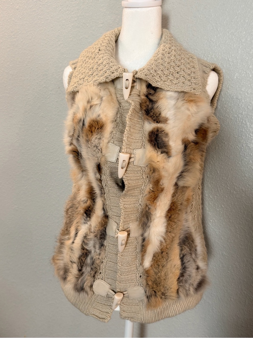 Dolce Cabo Real Rabbit Fur Sweater Vest S Beige Tan Toggle Closure Boho Y2K